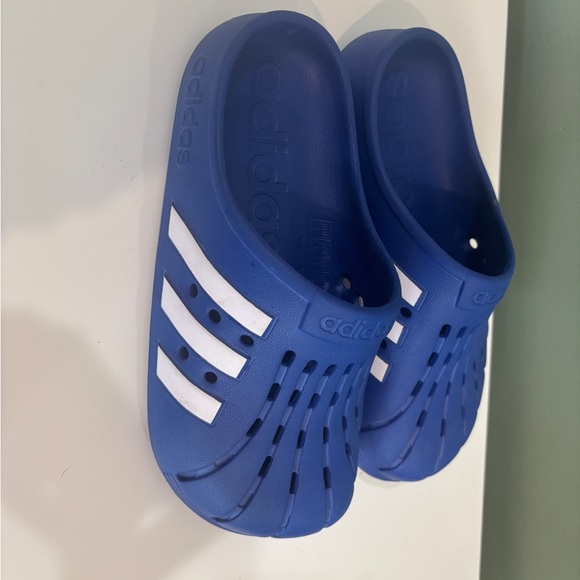Adidas Adilette Clog - perfect pre/post game or meet shoe for swim/dive/soccer - Picture 3 of 4